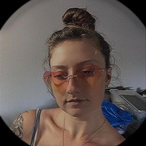 4/$25 Pink and orange heart shaped ombré hue sunglasses with a retro vibe